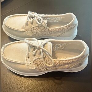 Skechers Goga Max On the Go canvas lace shoes